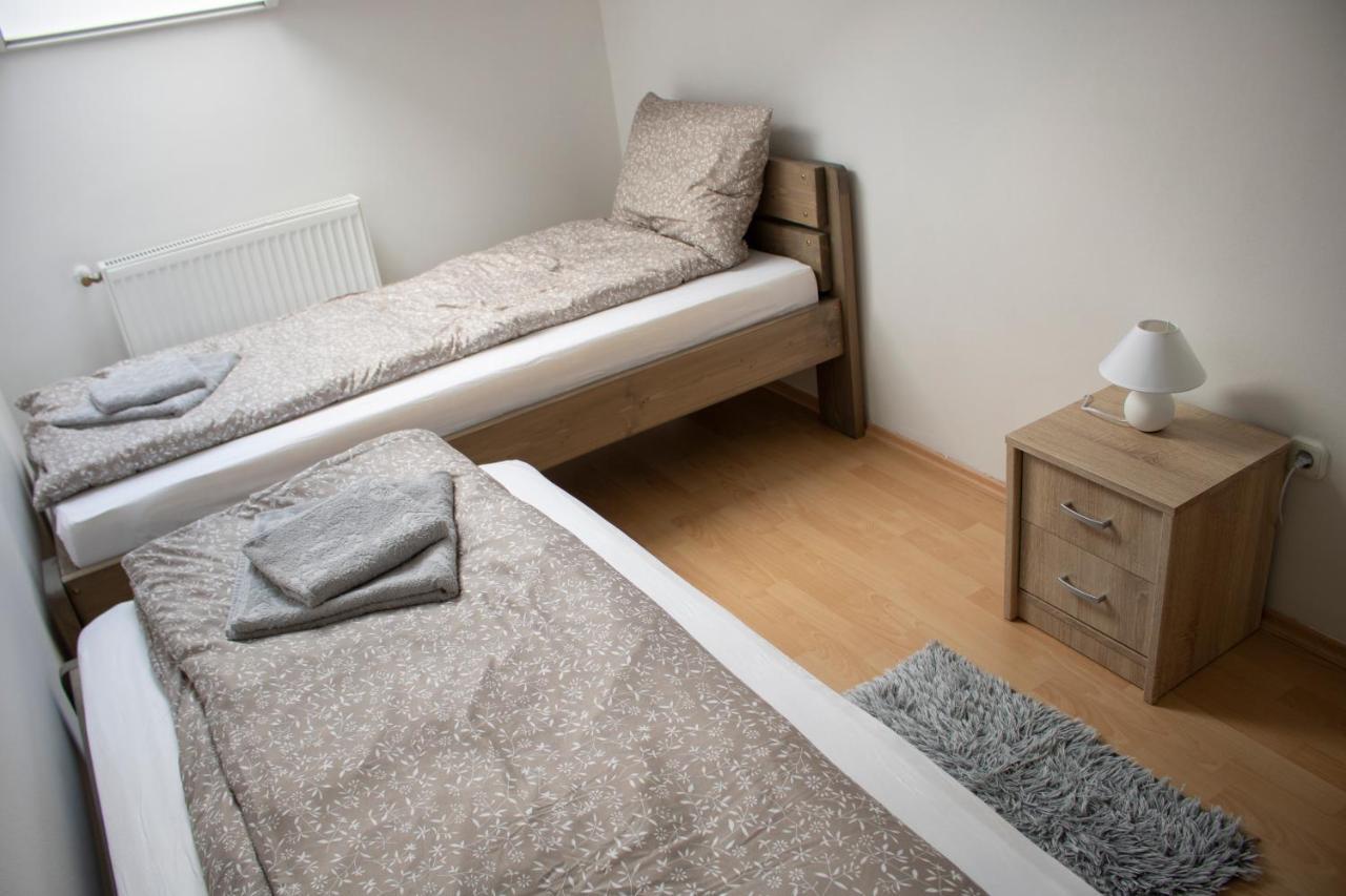 Csalogany Apartman Leilighet Szekszárd Eksteriør bilde