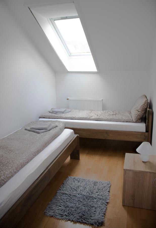 Csalogany Apartman Leilighet Szekszárd Eksteriør bilde