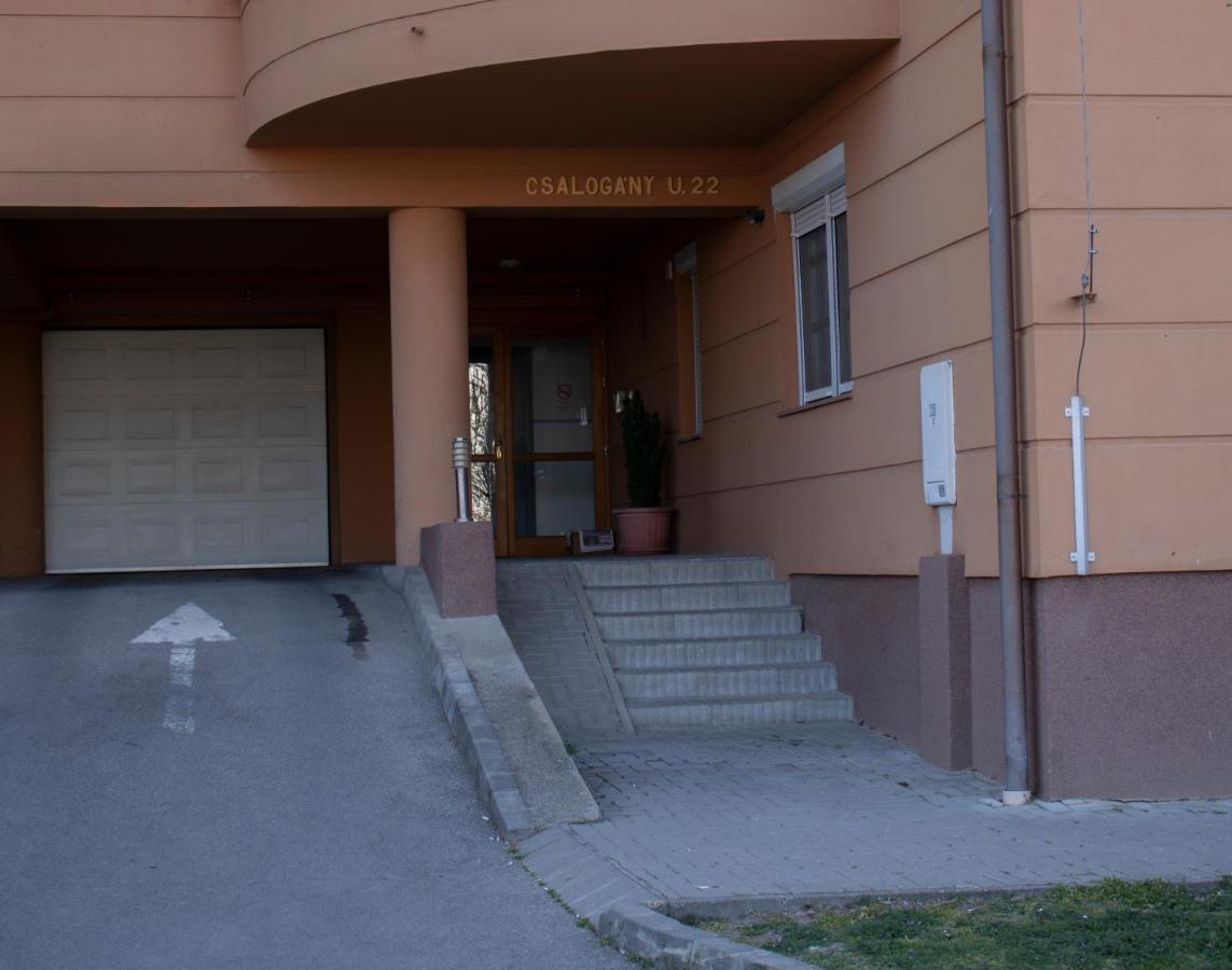 Csalogany Apartman Leilighet Szekszárd Eksteriør bilde